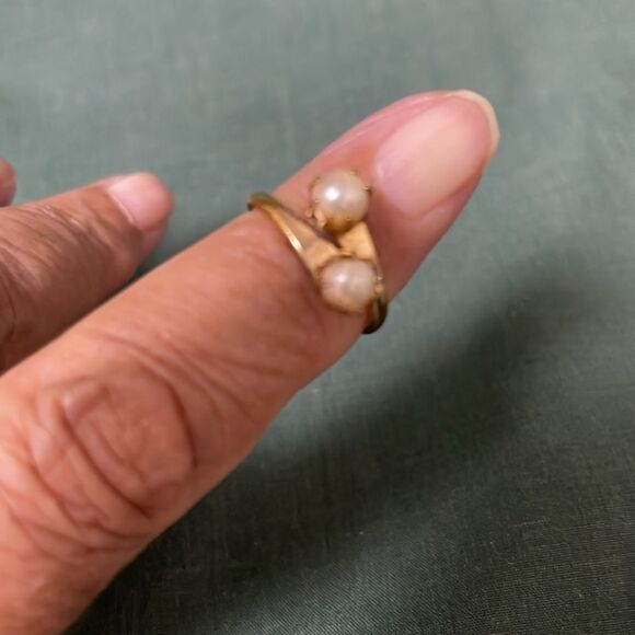 Vintage Sarah Coventry Elegant Adjustable Gold Tone Faux Pearls Women's Ring - Picture 5 of 7